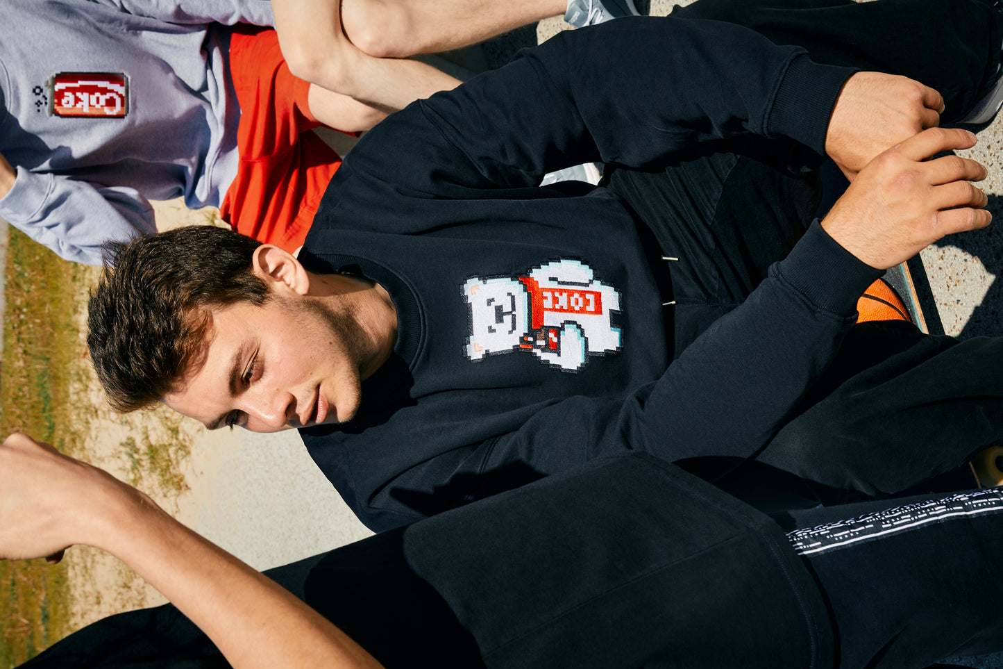 COKE BEAR SWEAT-SHIRT - BRICKTOWN X COCA-COLA ™ BLACK